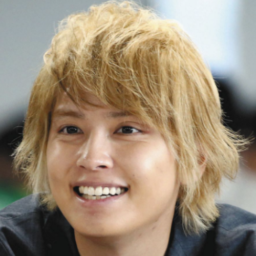 手越祐也の笑顔の写真