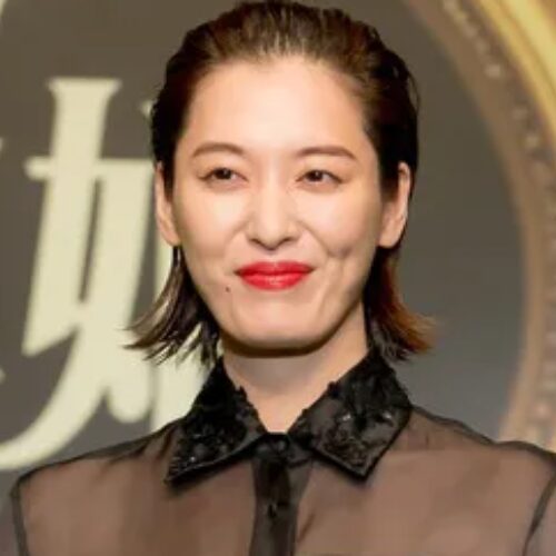 月城かなと　顔写真